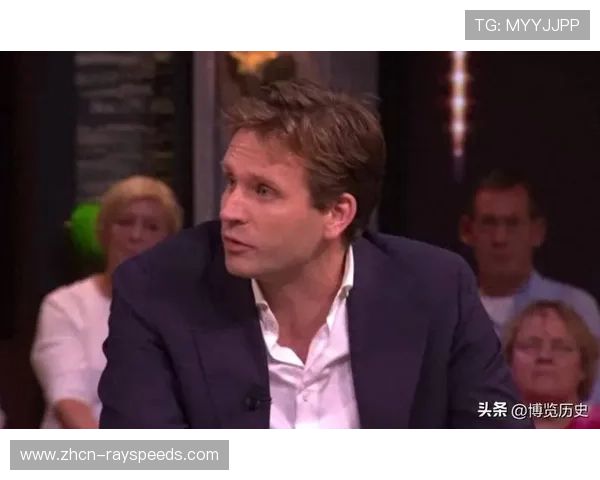 卢克被罚下导致那不勒斯人数劣势加剧 崩溃局面愈发明显